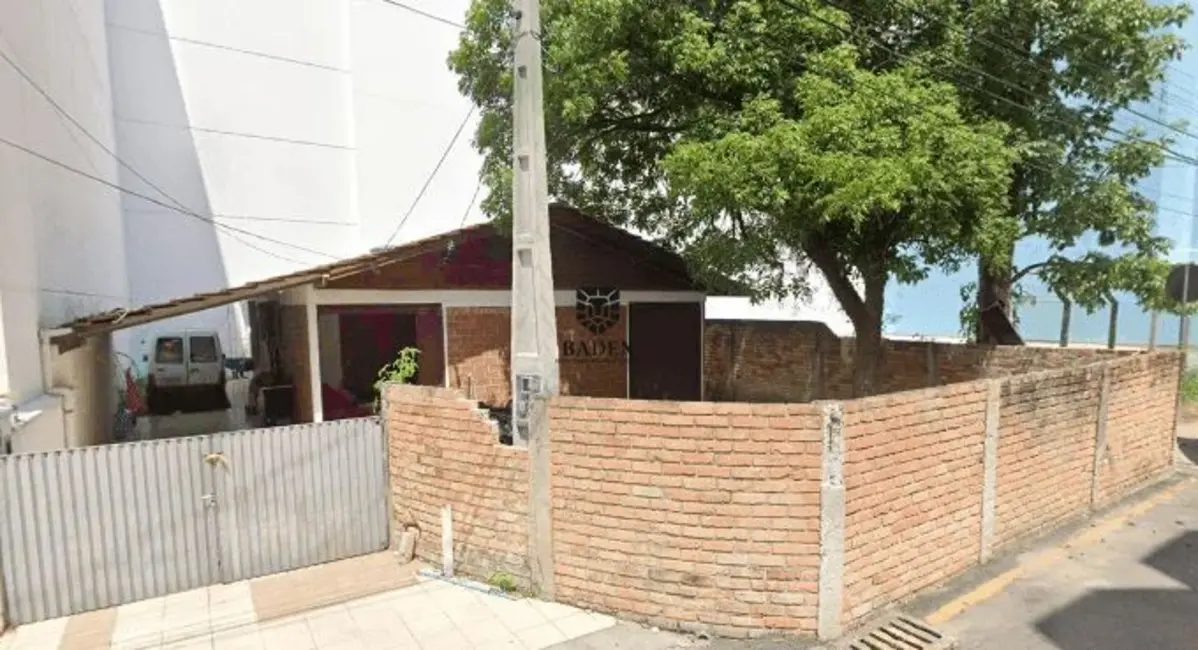 Foto 1 de Terreno / Lote à venda, 264m2 em Balneario Camboriu - SC