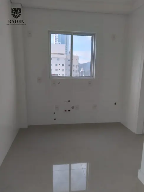 Apartamento com 3 quartos à venda, 130m2 em Centro, Balneario Camboriu - SC - imagem 8 Foto 8 de Apartamento com 3 quartos à venda, 130m2 em Centro, Balneario Camboriu - SC