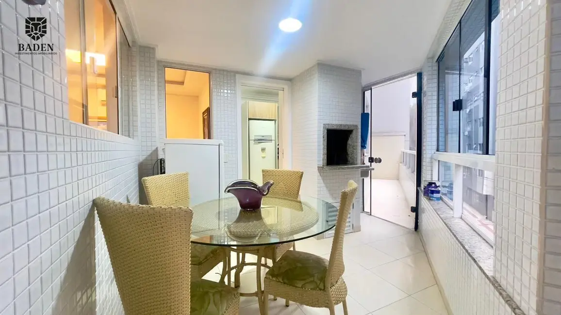 Apartamento com 3 quartos para alugar, 222m2 em Centro, Balneario Camboriu - SC - imagem 9 Foto 9 de Apartamento com 3 quartos para alugar, 222m2 em Centro, Balneario Camboriu - SC