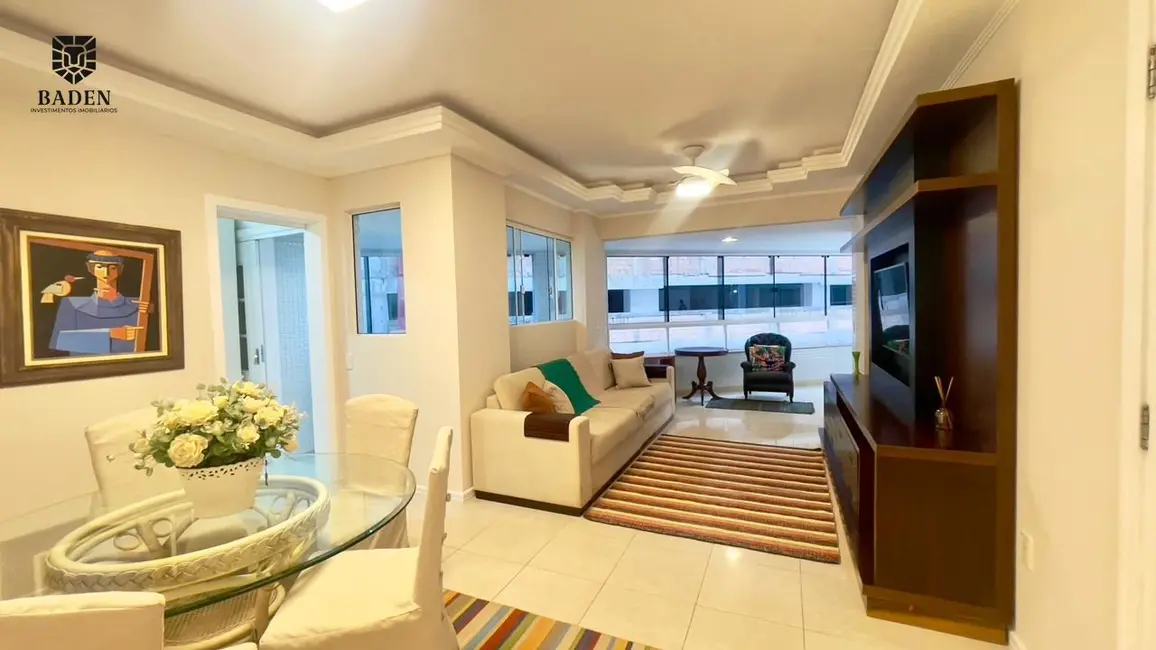 Apartamento com 3 quartos para alugar, 222m2 em Centro, Balneario Camboriu - SC - imagem 3 Foto 3 de Apartamento com 3 quartos para alugar, 222m2 em Centro, Balneario Camboriu - SC