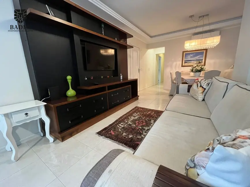 Apartamento com 3 quartos para alugar, 222m2 em Centro, Balneario Camboriu - SC - imagem 1 Foto 1 de Apartamento com 3 quartos para alugar, 222m2 em Centro, Balneario Camboriu - SC