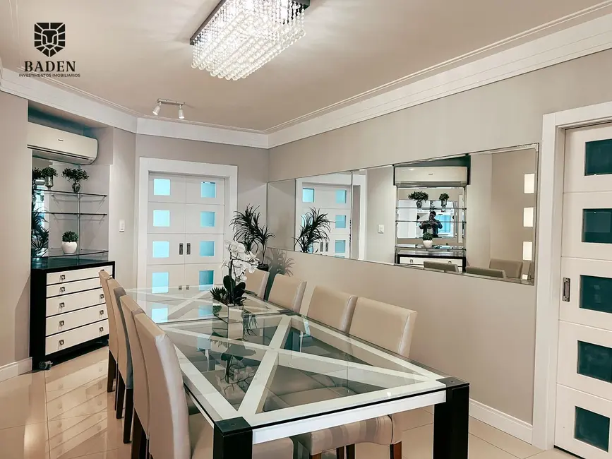 Apartamento com 4 quartos à venda, 167m2 em Balneario Camboriu - SC - imagem 3 Foto 3 de Apartamento com 4 quartos à venda, 167m2 em Balneario Camboriu - SC