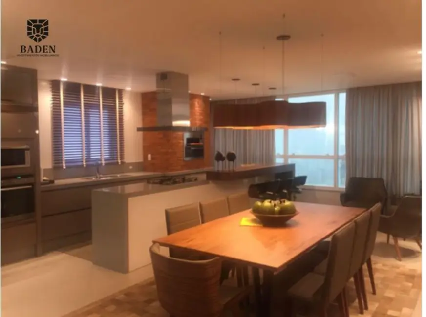 Apartamento com 4 quartos à venda, 151m2 em Centro, Balneario Camboriu - SC - imagem 1 Foto 1 de Apartamento com 4 quartos à venda, 151m2 em Centro, Balneario Camboriu - SC
