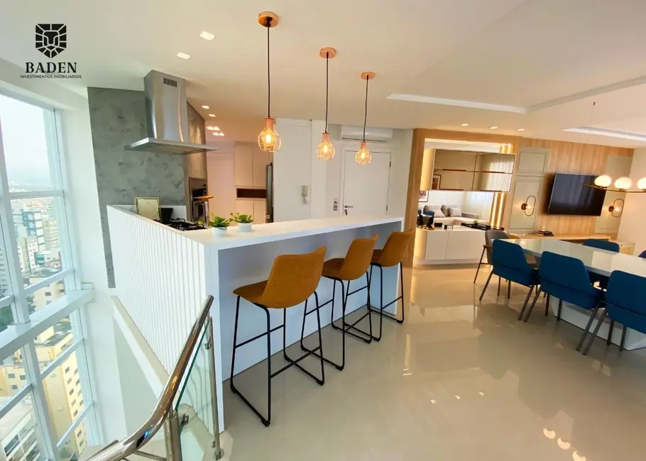 Foto 1 de Cobertura com 4 quartos à venda, 240m2 em Centro, Balneario Camboriu - SC