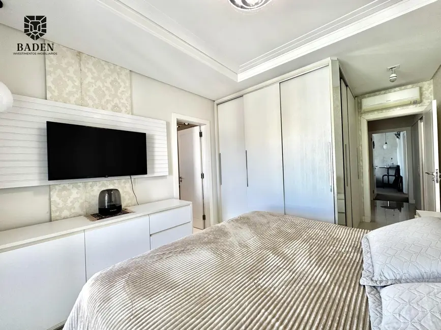 Foto 9 de Apartamento com 3 quartos à venda, 250m2 em Centro, Balneario Camboriu - SC
