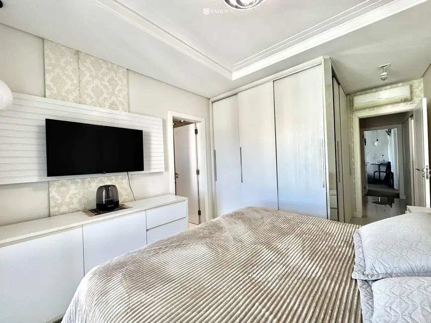 Foto 9 de Apartamento com 3 quartos à venda, 250m2 em Centro, Balneario Camboriu - SC