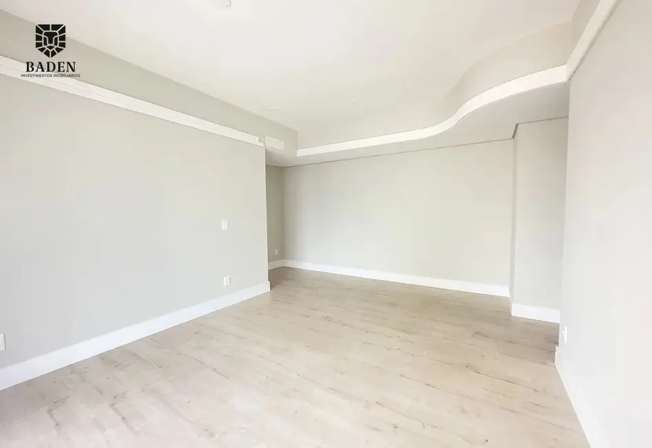 Apartamento com 3 quartos à venda, 278m2 em Centro, Balneario Camboriu - SC - imagem 4 Foto 4 de Apartamento com 3 quartos à venda, 278m2 em Centro, Balneario Camboriu - SC