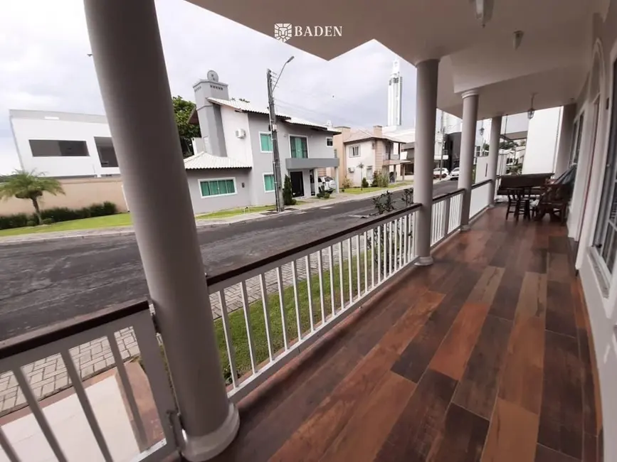 Foto 2 de Casa com 3 quartos à venda, 220m2 em Barra, Balneario Camboriu - SC
