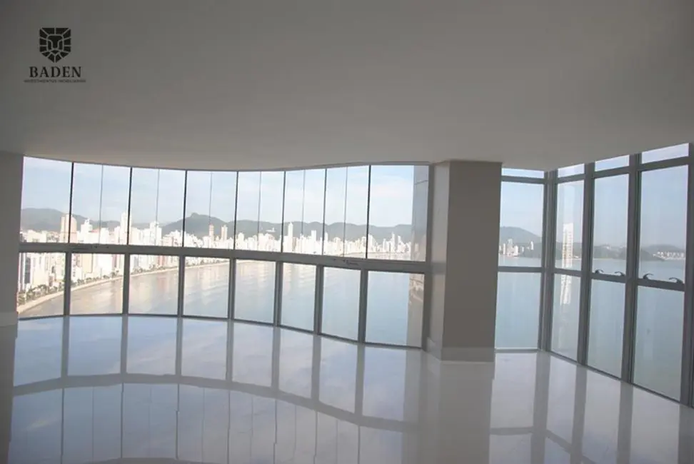 Cobertura com 7 quartos à venda, 490m2 em Balneario Camboriu - SC - imagem 1 Foto 1 de Cobertura com 7 quartos à venda, 490m2 em Balneario Camboriu - SC