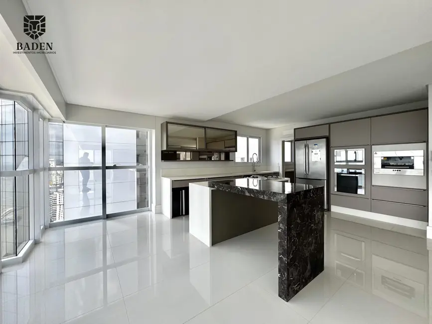 Apartamento com 4 quartos à venda, 237m2 em Balneario Camboriu - SC - imagem 9 Foto 9 de Apartamento com 4 quartos à venda, 237m2 em Balneario Camboriu - SC