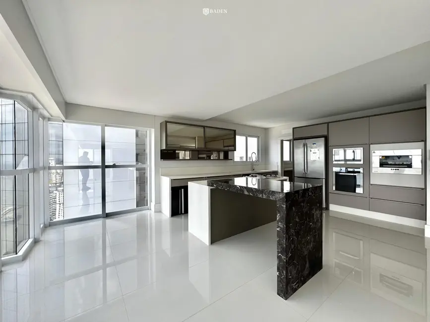 Foto 9 de Apartamento com 4 quartos à venda, 237m2 em Balneario Camboriu - SC
