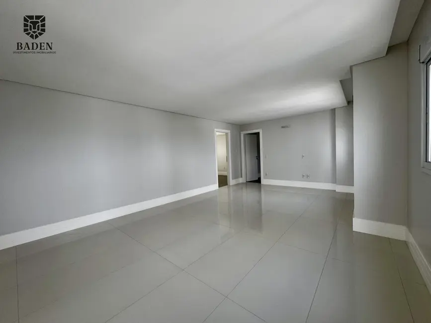 Cobertura com 6 quartos à venda, 490m2 em Balneario Camboriu - SC - imagem 7 Foto 7 de Cobertura com 6 quartos à venda, 490m2 em Balneario Camboriu - SC