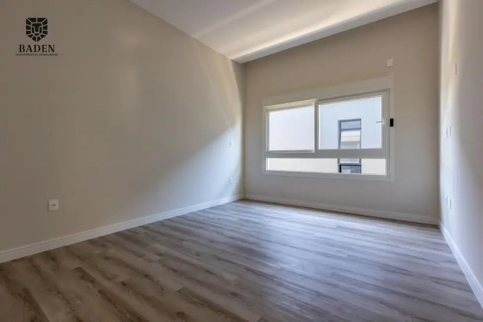 Foto 2 de Casa com 4 quartos à venda, 430m2 em Balneario Camboriu - SC