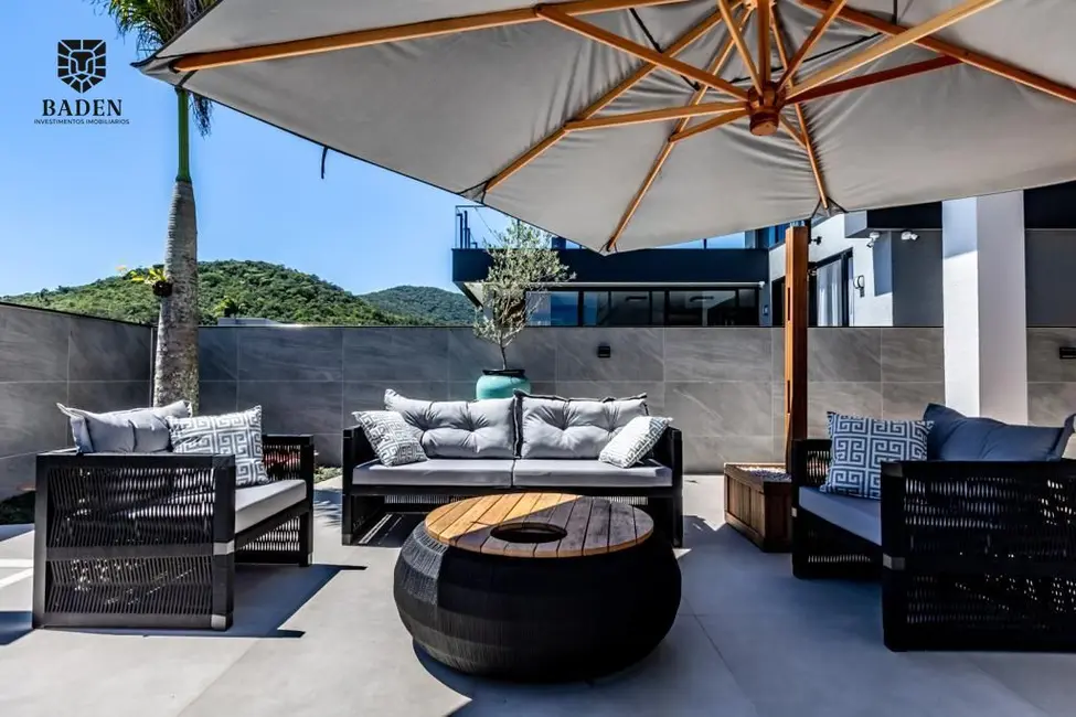 Foto 9 de Casa com 4 quartos à venda, 430m2 em Balneario Camboriu - SC