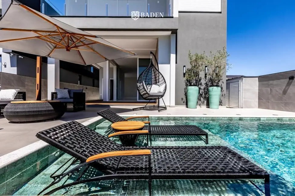 Foto 1 de Casa com 4 quartos à venda, 430m2 em Balneario Camboriu - SC