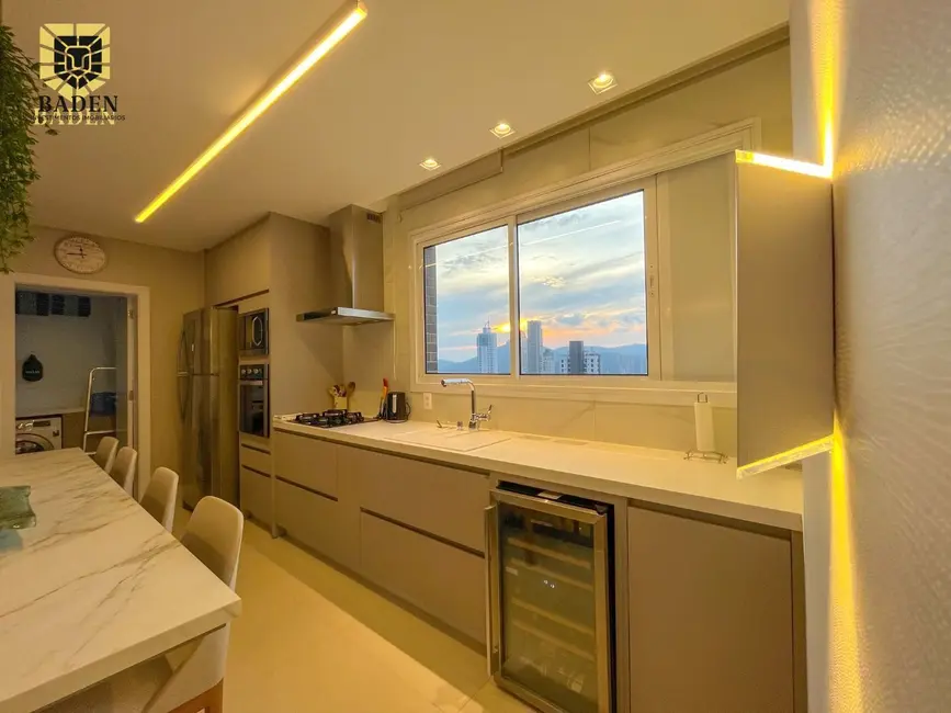 Foto 3 de Cobertura com 4 quartos à venda, 270m2 em Centro, Balneario Camboriu - SC