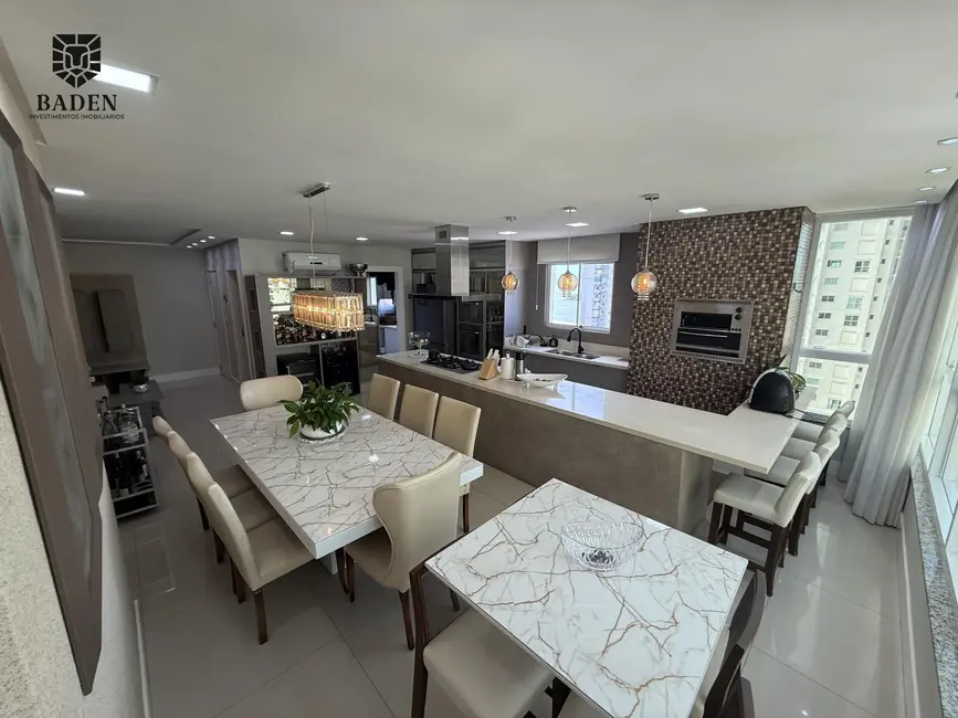 Apartamento com 4 quartos à venda, 156m2 em Centro, Balneario Camboriu - SC - imagem 8 Foto 8 de Apartamento com 4 quartos à venda, 156m2 em Centro, Balneario Camboriu - SC