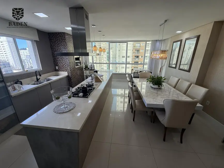 Apartamento com 4 quartos à venda, 156m2 em Centro, Balneario Camboriu - SC - imagem 7 Foto 7 de Apartamento com 4 quartos à venda, 156m2 em Centro, Balneario Camboriu - SC