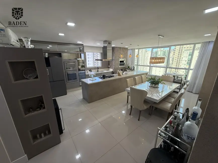Apartamento com 4 quartos à venda, 156m2 em Centro, Balneario Camboriu - SC - imagem 5 Foto 5 de Apartamento com 4 quartos à venda, 156m2 em Centro, Balneario Camboriu - SC