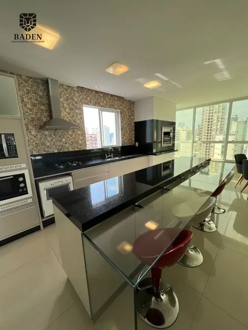 Apartamento com 4 quartos à venda, 157m2 em Centro, Balneario Camboriu - SC - imagem 8 Foto 8 de Apartamento com 4 quartos à venda, 157m2 em Centro, Balneario Camboriu - SC