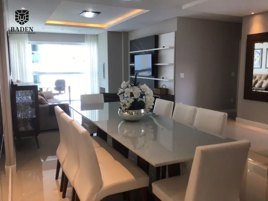 Apartamento com 4 quartos à venda, 130m2 em Pioneiros, Balneario Camboriu - SC - imagem 3 Foto 3 de Apartamento com 4 quartos à venda, 130m2 em Pioneiros, Balneario Camboriu - SC