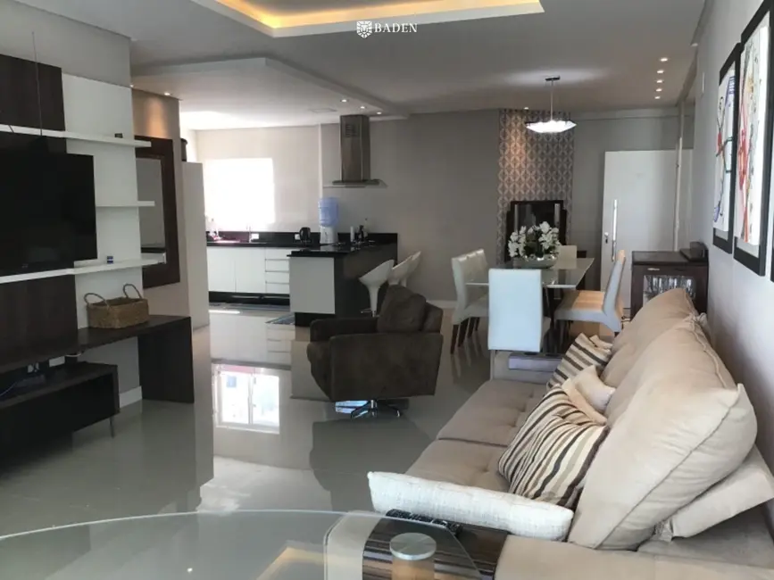 Foto 8 de Apartamento com 4 quartos à venda, 130m2 em Pioneiros, Balneario Camboriu - SC