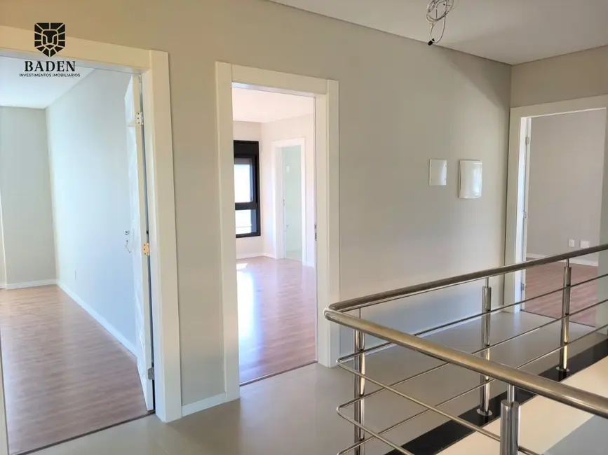 Foto 9 de Casa com 4 quartos à venda, 286m2 em Santa Regina, Camboriu - SC