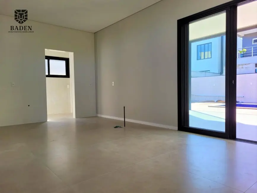 Foto 6 de Casa com 4 quartos à venda, 286m2 em Santa Regina, Camboriu - SC