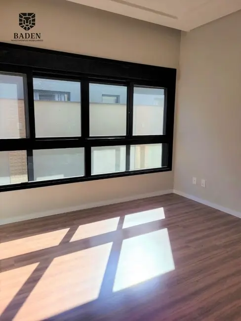 Foto 7 de Casa com 4 quartos à venda, 286m2 em Santa Regina, Camboriu - SC