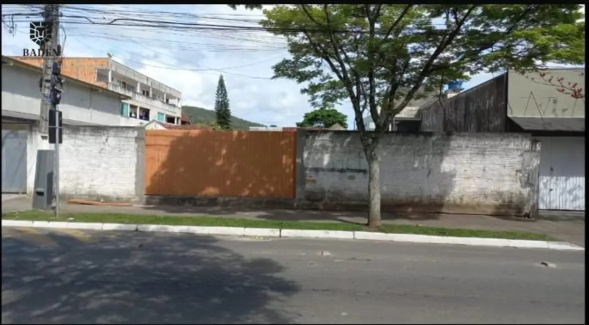 Foto 1 de Terreno / Lote à venda, 392m2 em Nova Esperança, Balneario Camboriu - SC