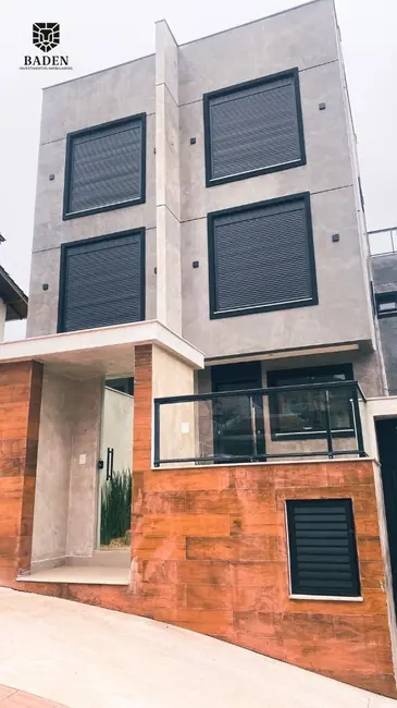 Sobrado com 3 quartos à venda, 239m2 em Ariribá, Balneario Camboriu - SC - imagem 8 Foto 8 de Sobrado com 3 quartos à venda, 239m2 em Ariribá, Balneario Camboriu - SC