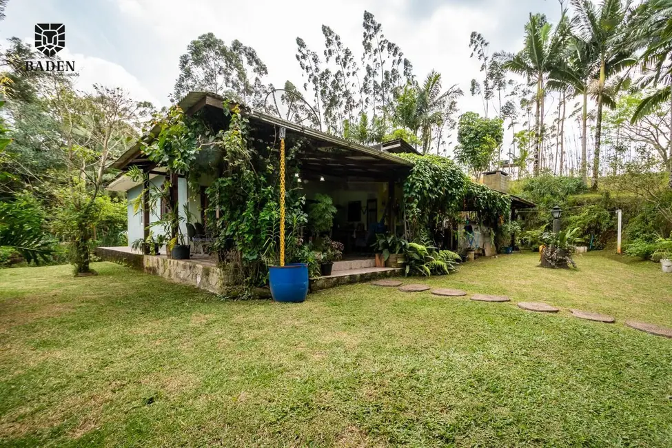 Foto 1 de Chácara com 7 quartos à venda, 500m2 em Camboriu - SC