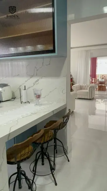 Foto 6 de Apartamento com 4 quartos à venda, 289m2 em Meia Praia, Itapema - SC