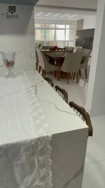 Foto 5 de Apartamento com 4 quartos à venda, 289m2 em Meia Praia, Itapema - SC