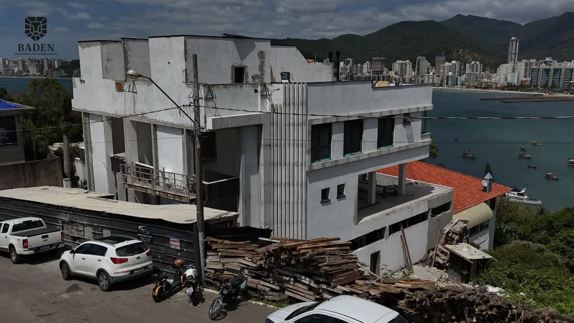 Foto 4 de Casa com 4 quartos à venda, 507m2 em Itapema - SC