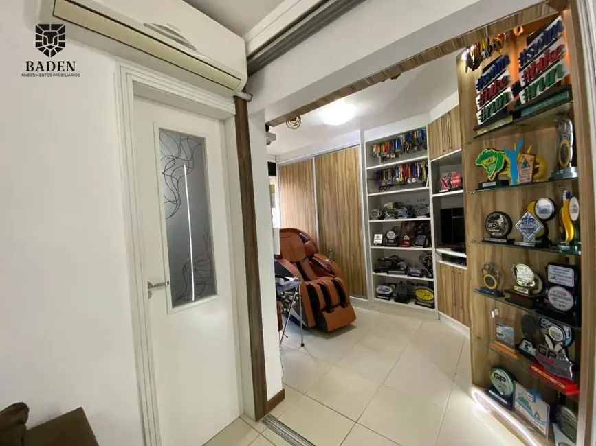 Apartamento com 3 quartos à venda, 110m2 em Centro, Balneario Camboriu - SC - imagem 6 Foto 6 de Apartamento com 3 quartos à venda, 110m2 em Centro, Balneario Camboriu - SC