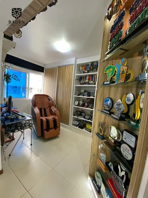 Apartamento com 3 quartos à venda, 110m2 em Centro, Balneario Camboriu - SC - imagem 7 Foto 7 de Apartamento com 3 quartos à venda, 110m2 em Centro, Balneario Camboriu - SC