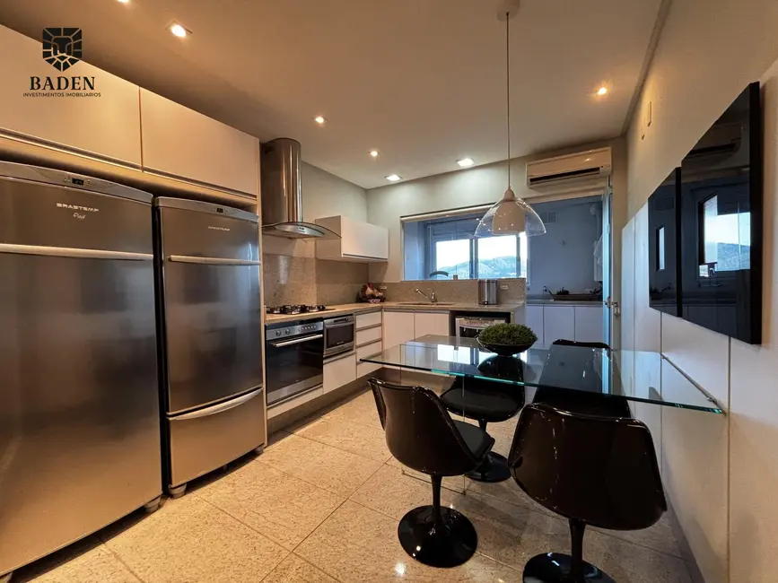 Foto 2 de Apartamento com 4 quartos à venda, 200m2 em Balneario Camboriu - SC