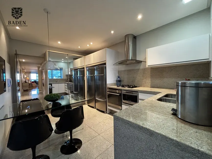 Foto 3 de Apartamento com 4 quartos à venda, 200m2 em Balneario Camboriu - SC