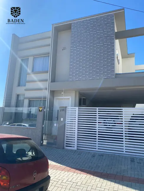 Foto 2 de Casa com 3 quartos à venda, 157m2 em Nova Esperança, Balneario Camboriu - SC