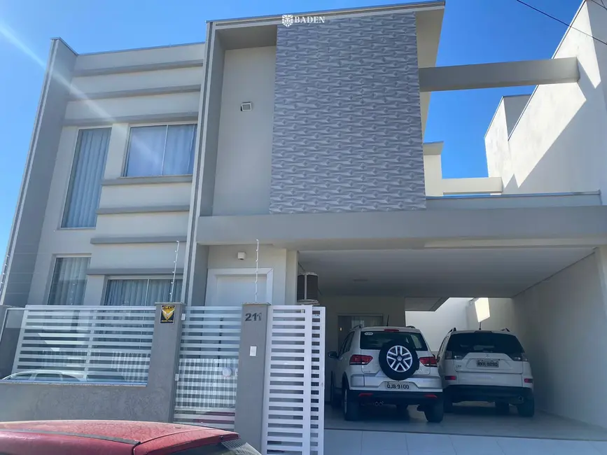 Foto 1 de Casa com 3 quartos à venda, 157m2 em Nova Esperança, Balneario Camboriu - SC