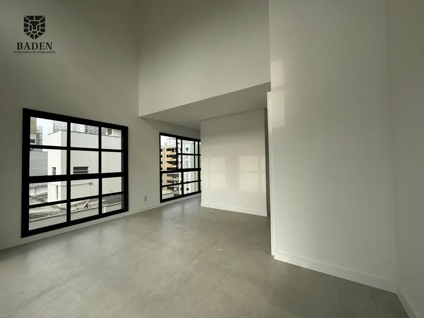 Foto 3 de Cobertura com 3 quartos à venda, 144m2 em Centro, Balneario Camboriu - SC