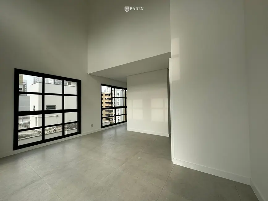 Foto 3 de Cobertura com 3 quartos à venda, 144m2 em Centro, Balneario Camboriu - SC