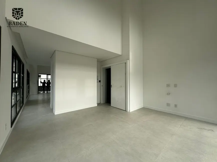 Foto 4 de Cobertura com 3 quartos à venda, 144m2 em Centro, Balneario Camboriu - SC