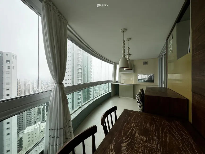 Foto 8 de Apartamento com 4 quartos para alugar, 217m2 em Centro, Balneario Camboriu - SC