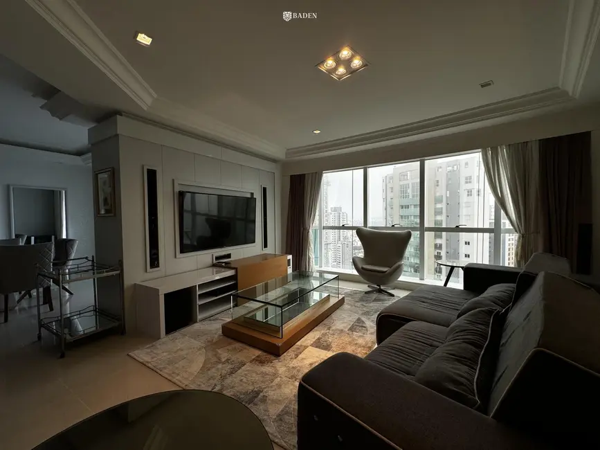 Foto 3 de Apartamento com 4 quartos para alugar, 217m2 em Centro, Balneario Camboriu - SC