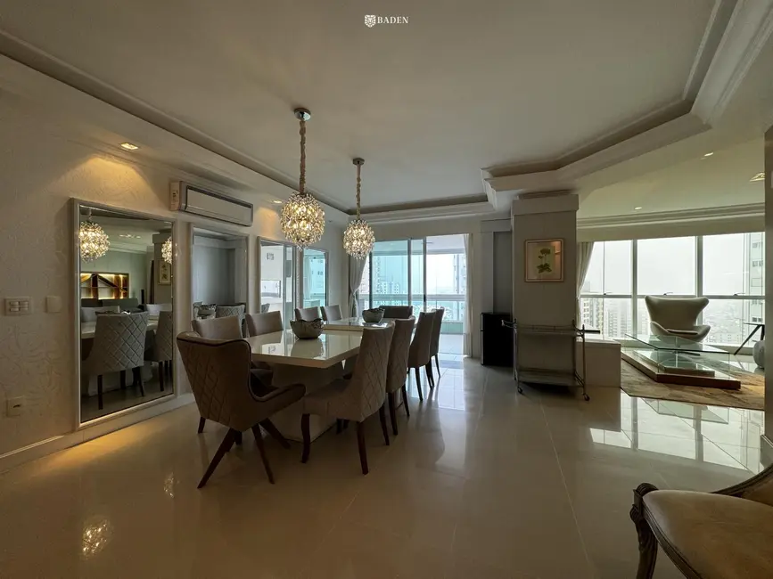 Foto 5 de Apartamento com 4 quartos para alugar, 217m2 em Centro, Balneario Camboriu - SC