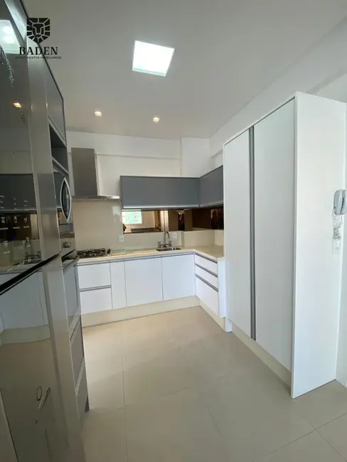 Apartamento com 3 quartos para alugar, 200m2 em Centro, Balneario Camboriu - SC - imagem 8 Foto 8 de Apartamento com 3 quartos para alugar, 200m2 em Centro, Balneario Camboriu - SC