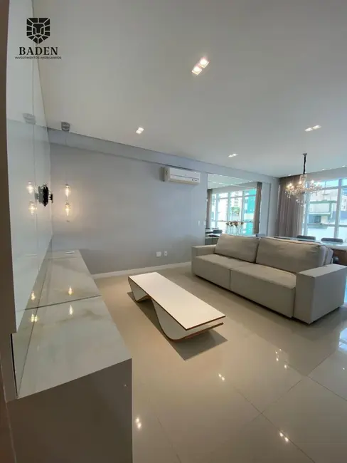 Foto 1 de Apartamento com 3 quartos para alugar, 200m2 em Centro, Balneario Camboriu - SC