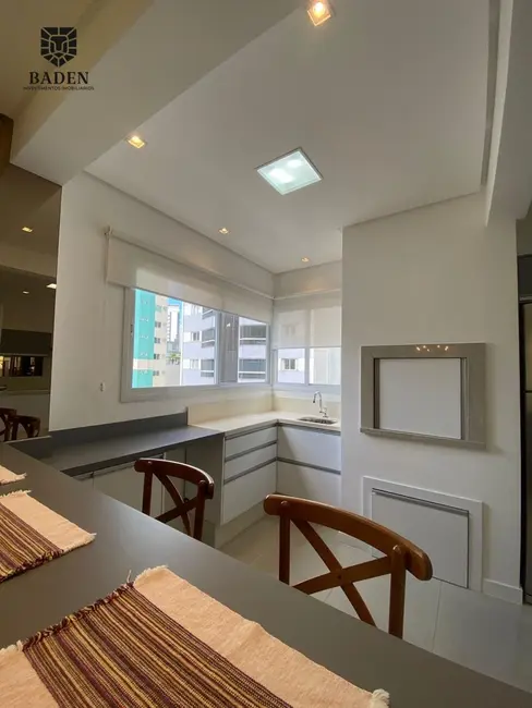 Apartamento com 3 quartos para alugar, 200m2 em Centro, Balneario Camboriu - SC - imagem 7 Foto 7 de Apartamento com 3 quartos para alugar, 200m2 em Centro, Balneario Camboriu - SC